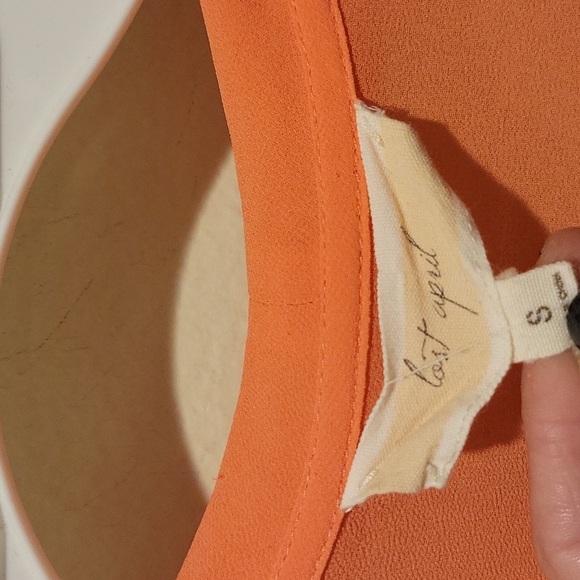 ❤LAST APRIL FLOWY SEMI-SHEER TOP/SHIRT/BLOUSE, SMALL - Picture 2 of 4